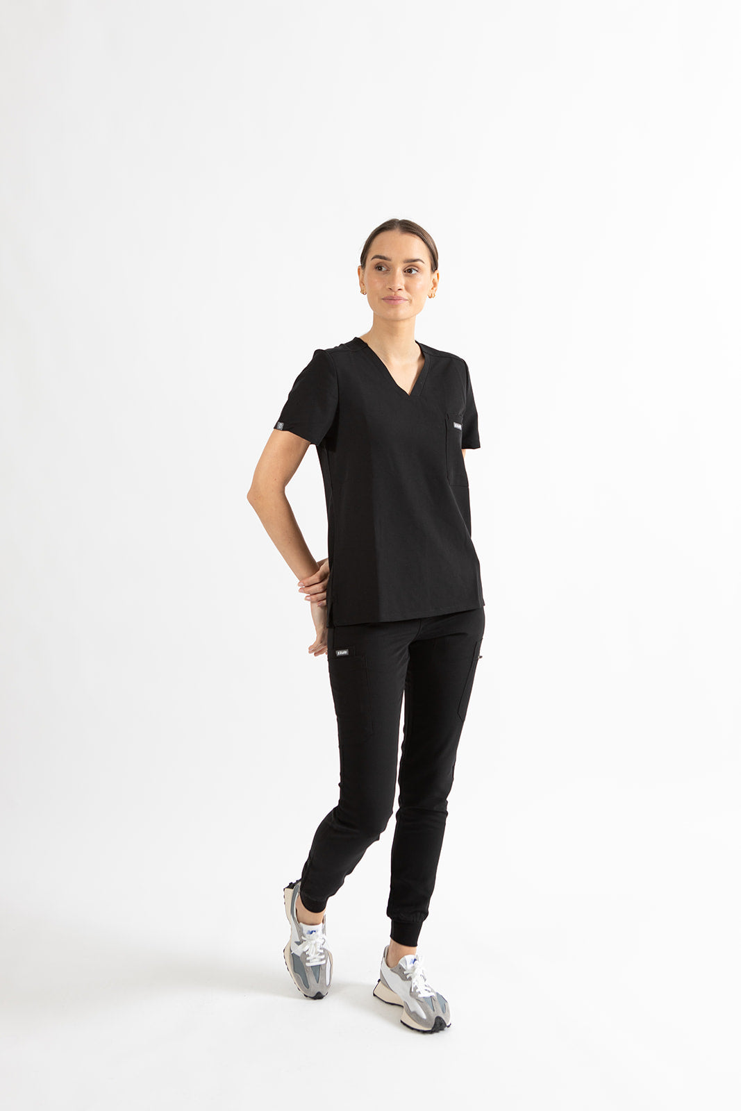 SUPER-SOFT CHEST-POCKETS WOMEN'S SCRUB TOP (BLACK)