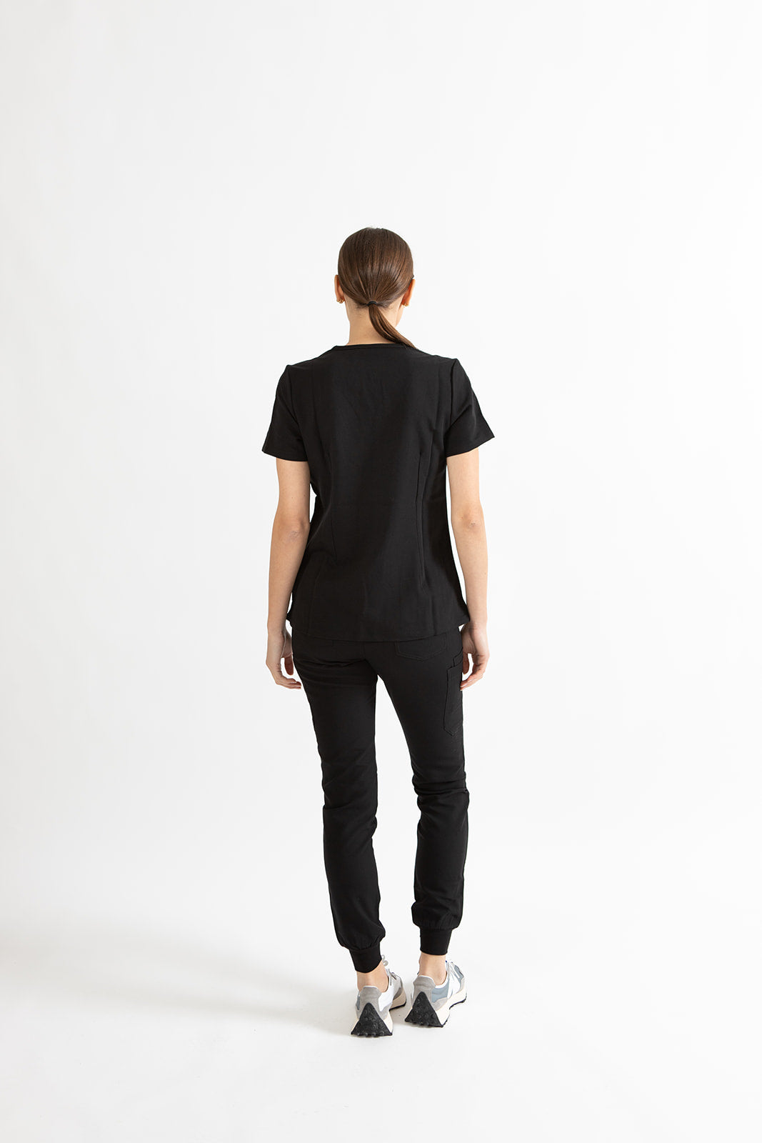 SUPER-SOFT CHEST-POCKETS WOMEN'S SCRUB TOP (BLACK)