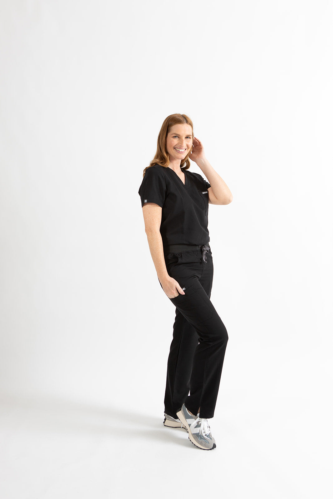 SUPER-SOFT CHEST-POCKETS WOMEN'S SCRUB TOP (BLACK)