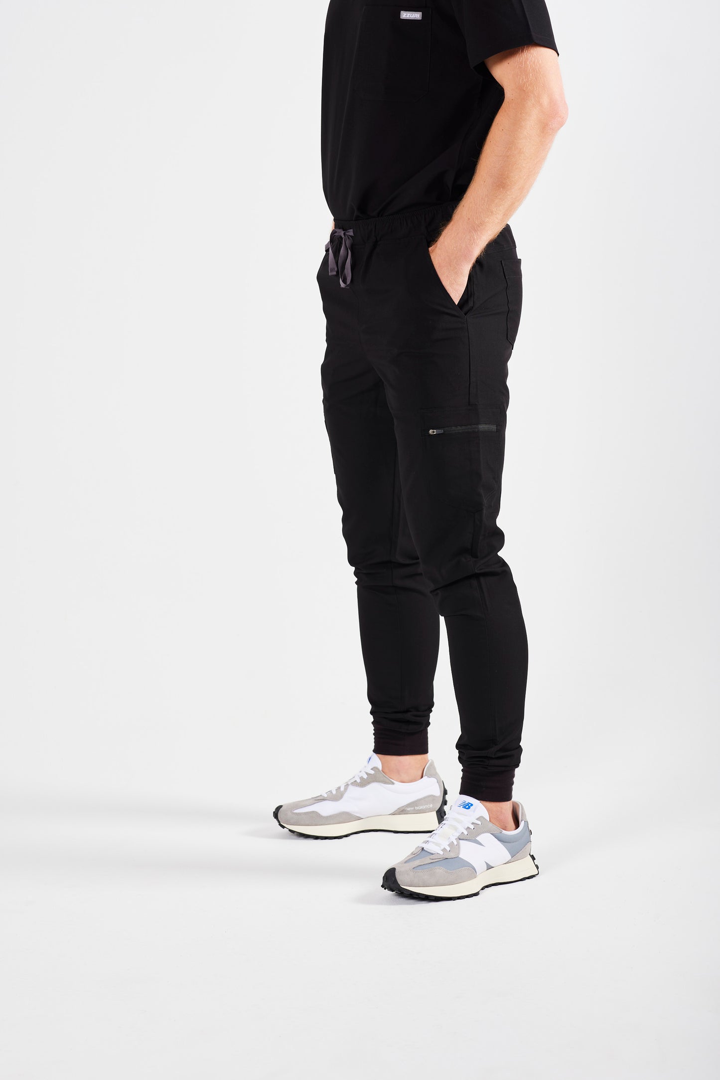 CLASSIC MEN’S JOGGER SCRUB PANTS (BLACK)