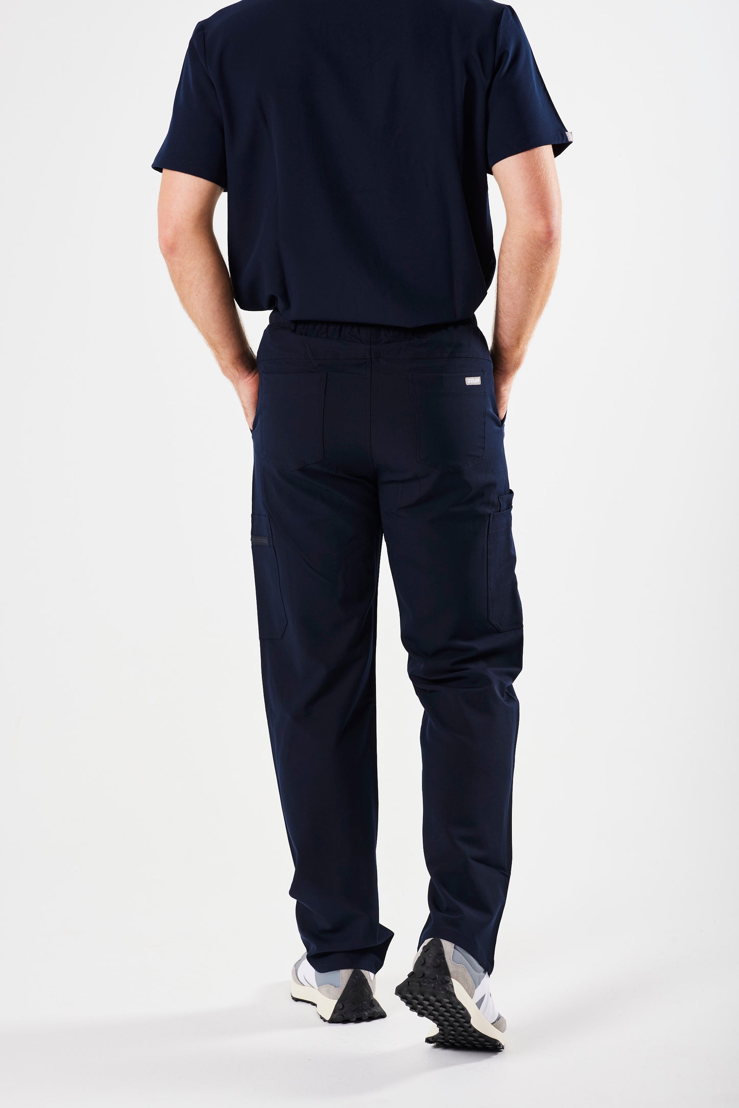 CLASSIC CARGO MEN'S SCRUB PANTS (NAVY)