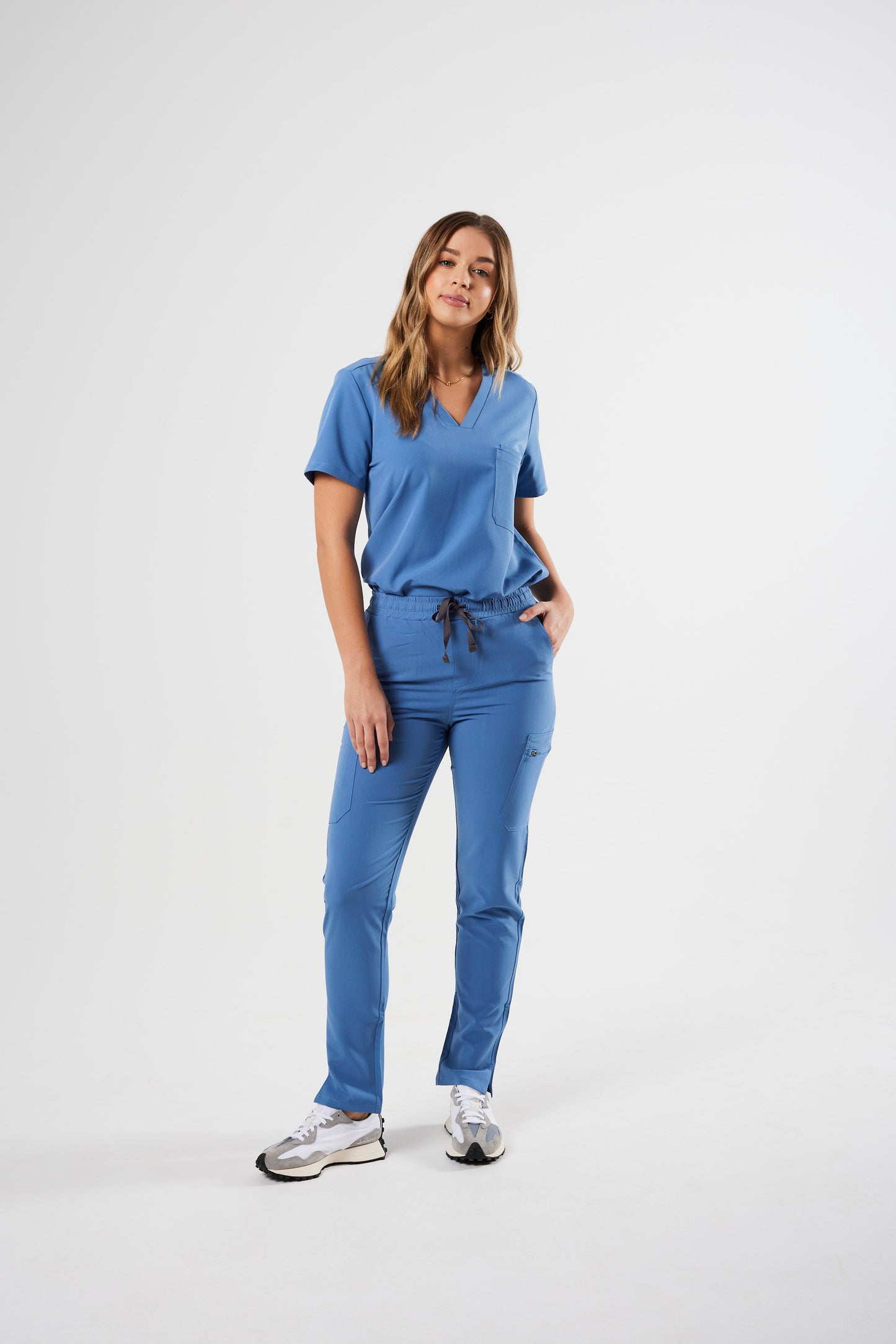 CLASSIC ONE-POCKET WOMEN'S SCRUB TOP (CEIL BLUE)