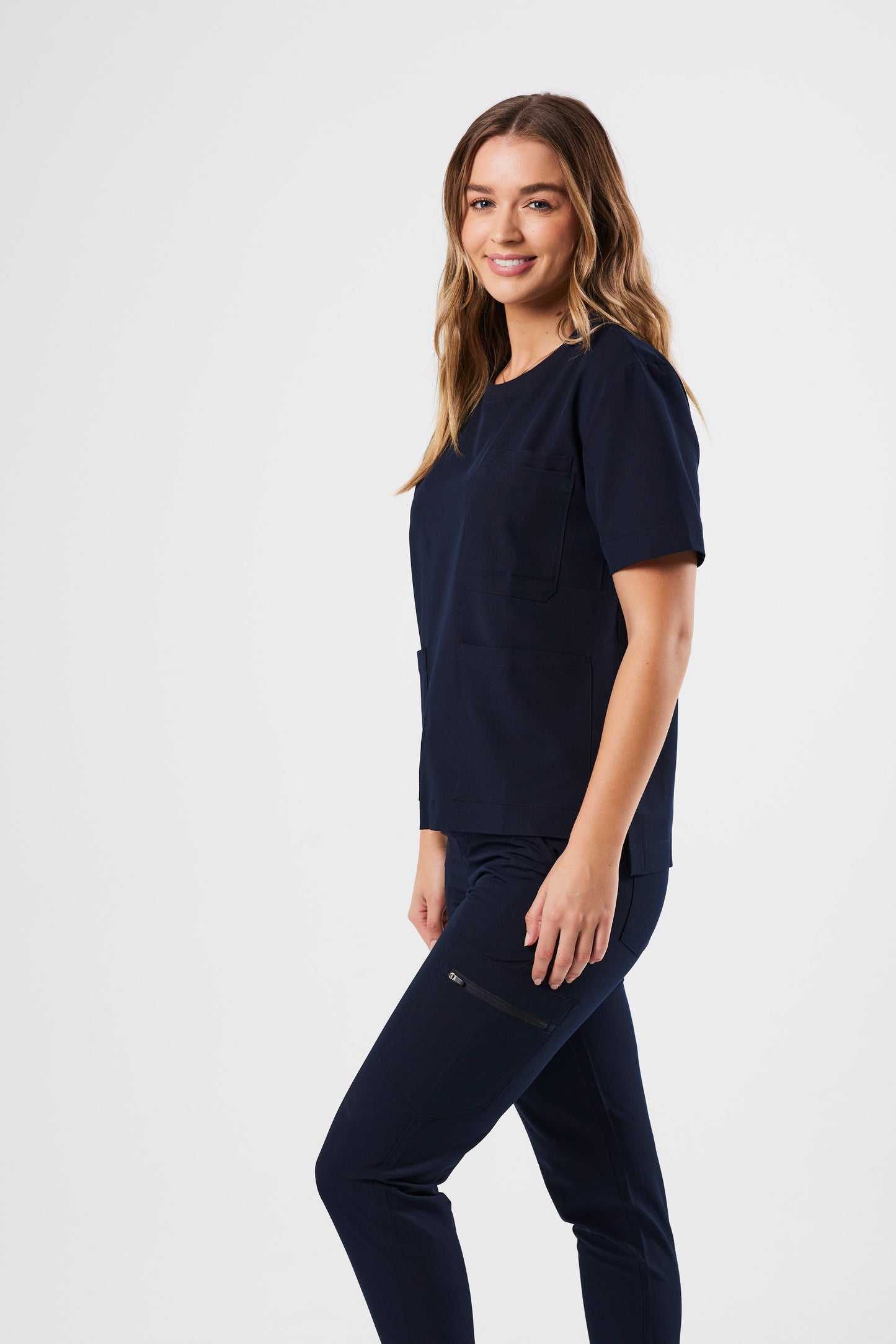 CLASSIC CREW NECK WOMEN'S SCRUB TOP (NAVY)