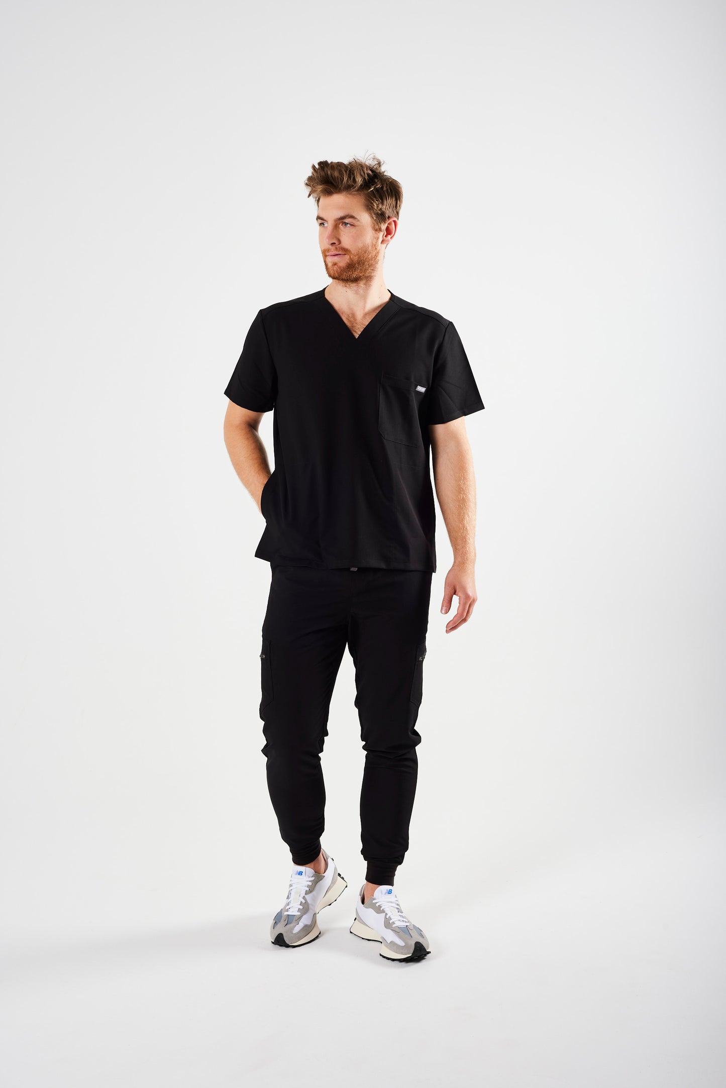 CLASSIC MEN’S JOGGER SCRUB PANTS (BLACK)