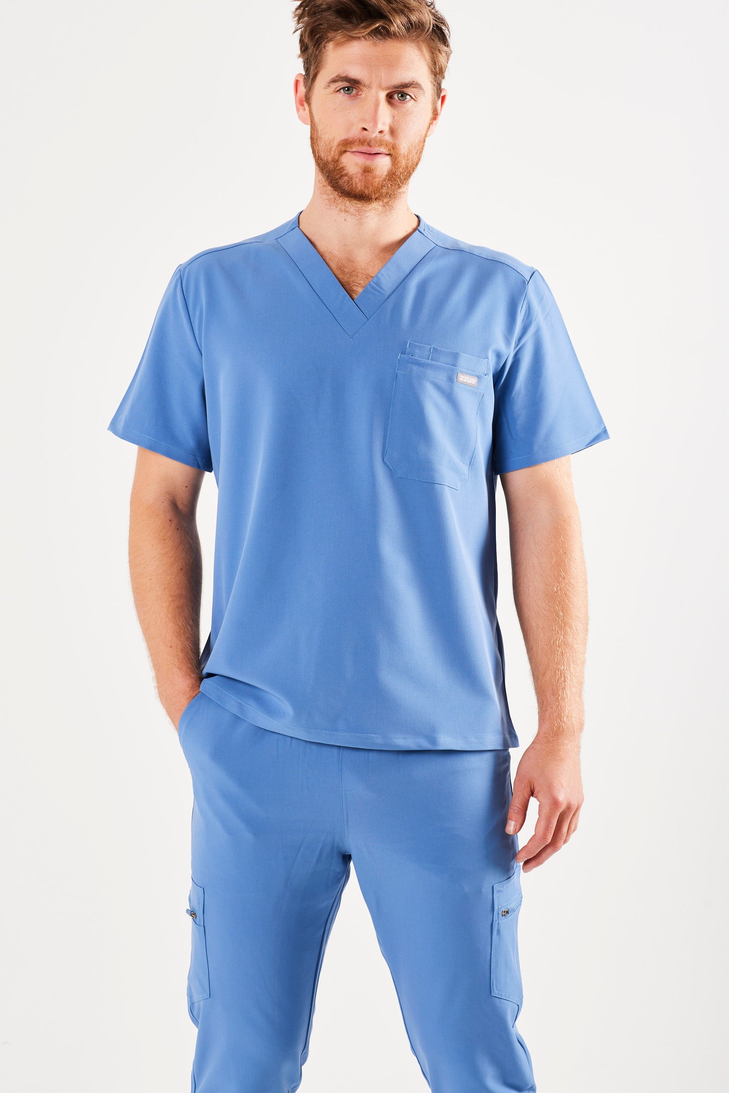 CLASSIC V-NECK WITH SIDE POCKETS MEN'S SCRUB TOP (CEIL BLUE)