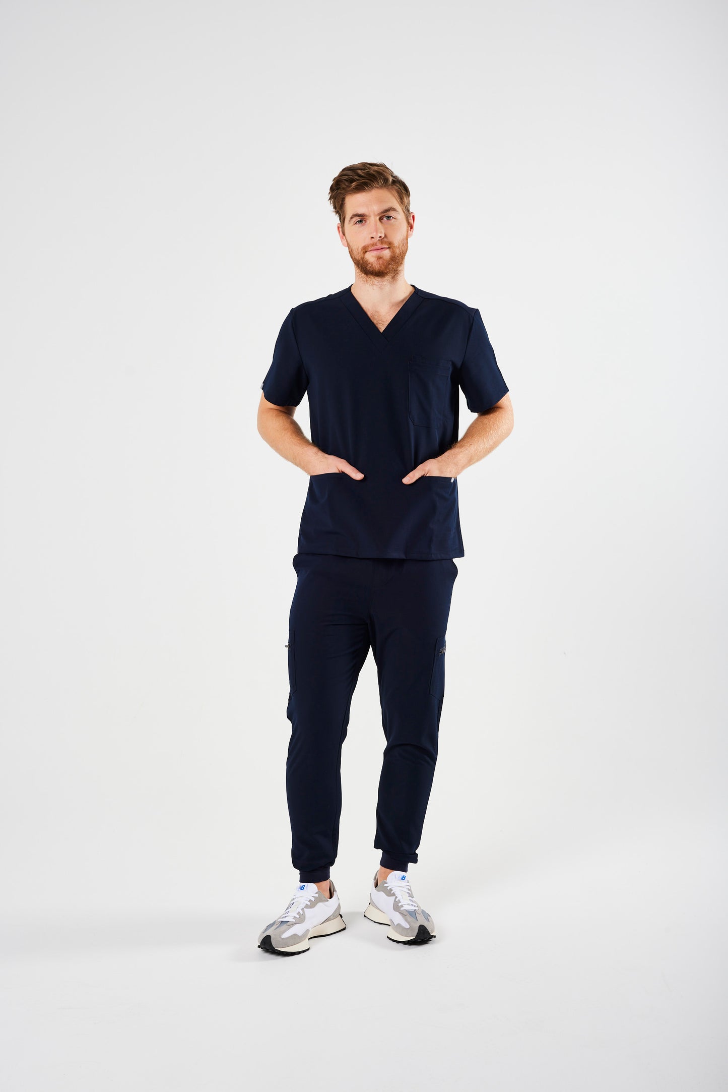 CLASSIC MEN’S JOGGER SCRUB PANT (NAVY)