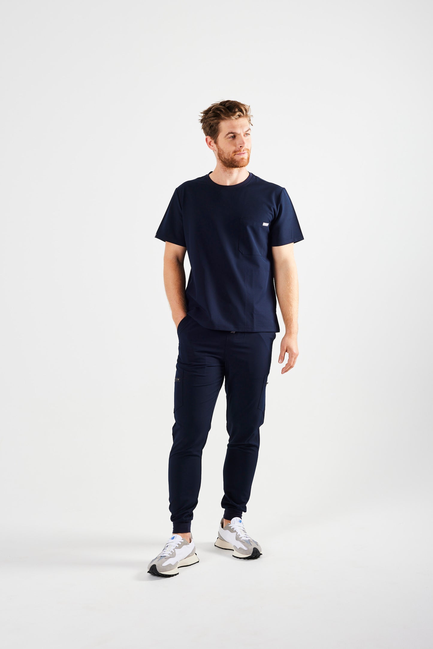 CLASSIC MEN’S JOGGER SCRUB PANT (NAVY)