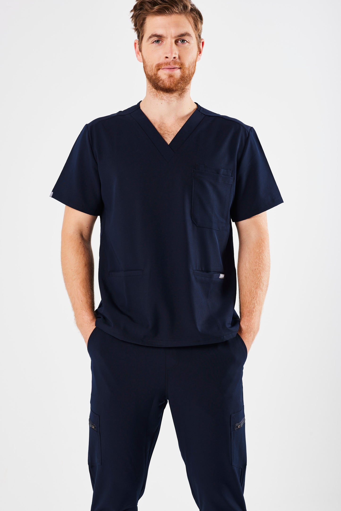 CLASSIC THREE-POCKET MEN'S SCRUB TOP (NAVY)