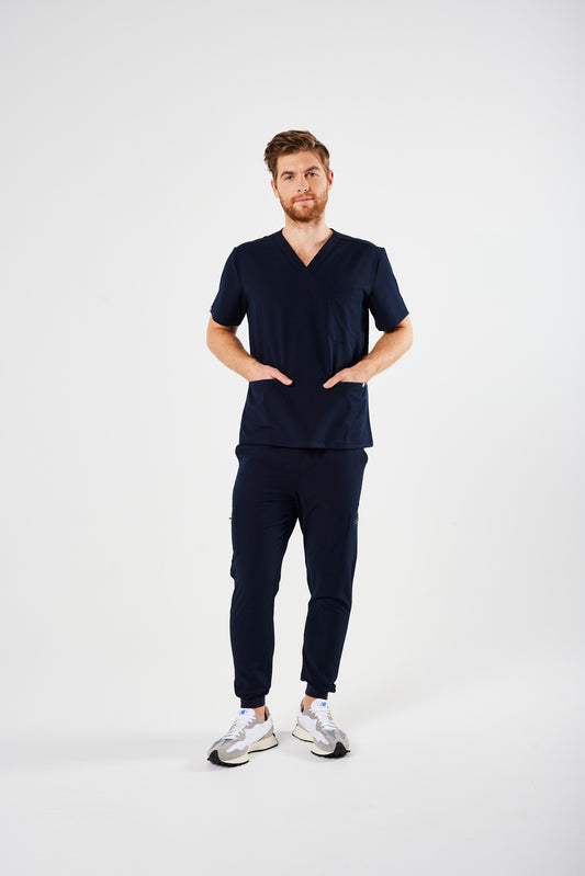 CLASSIC THREE-POCKET MEN'S SCRUB TOP (NAVY)