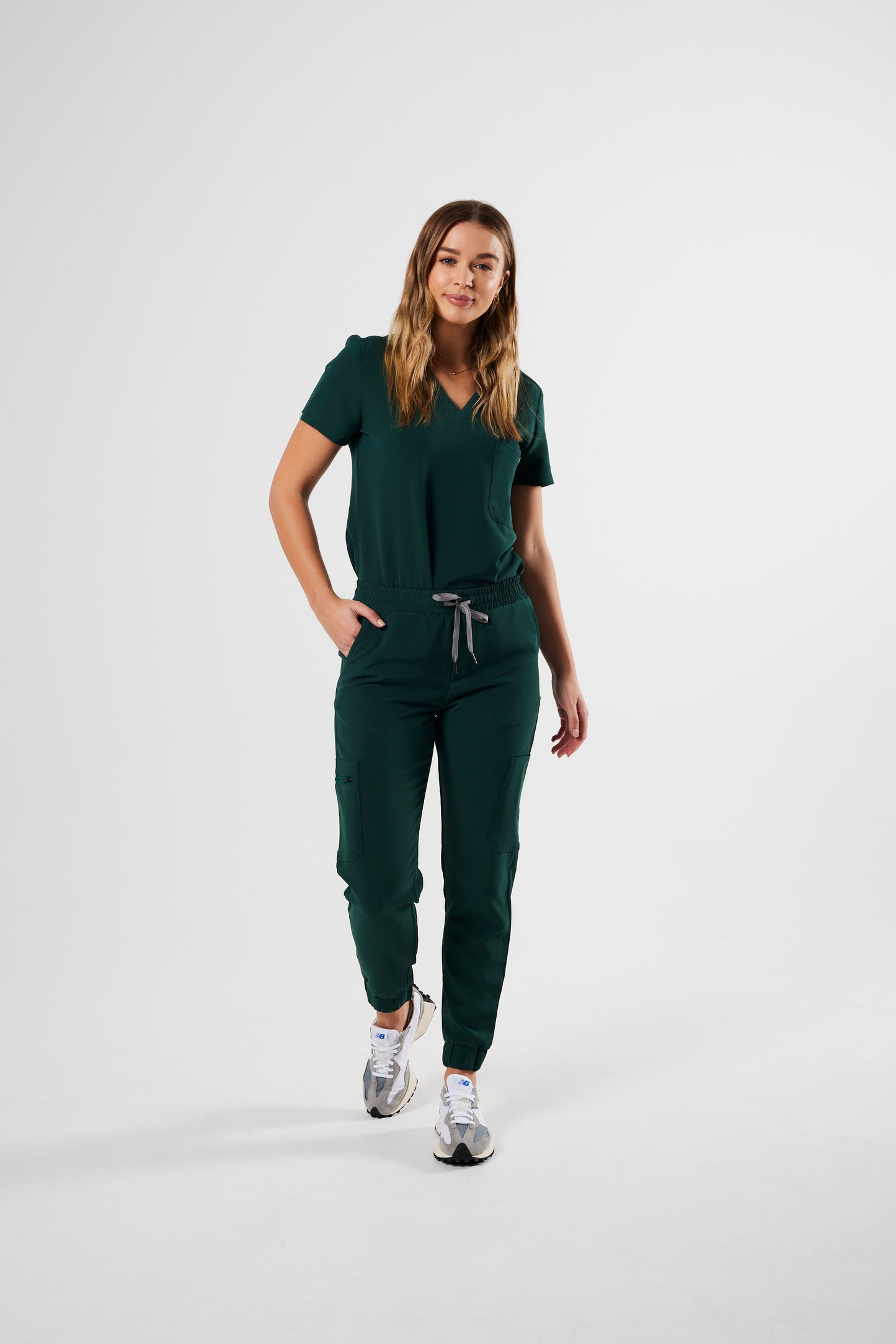 FLEX ONE-POCKET WOMEN'S SCRUB TOP (EMERALD GREEN)