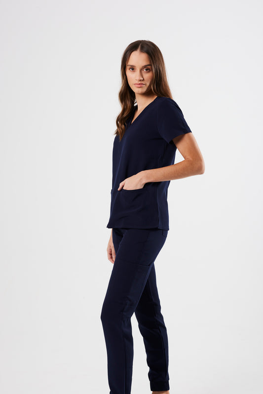 FLEX TWO-POCKET WOMEN'S SCRUB TOP (NAVY)