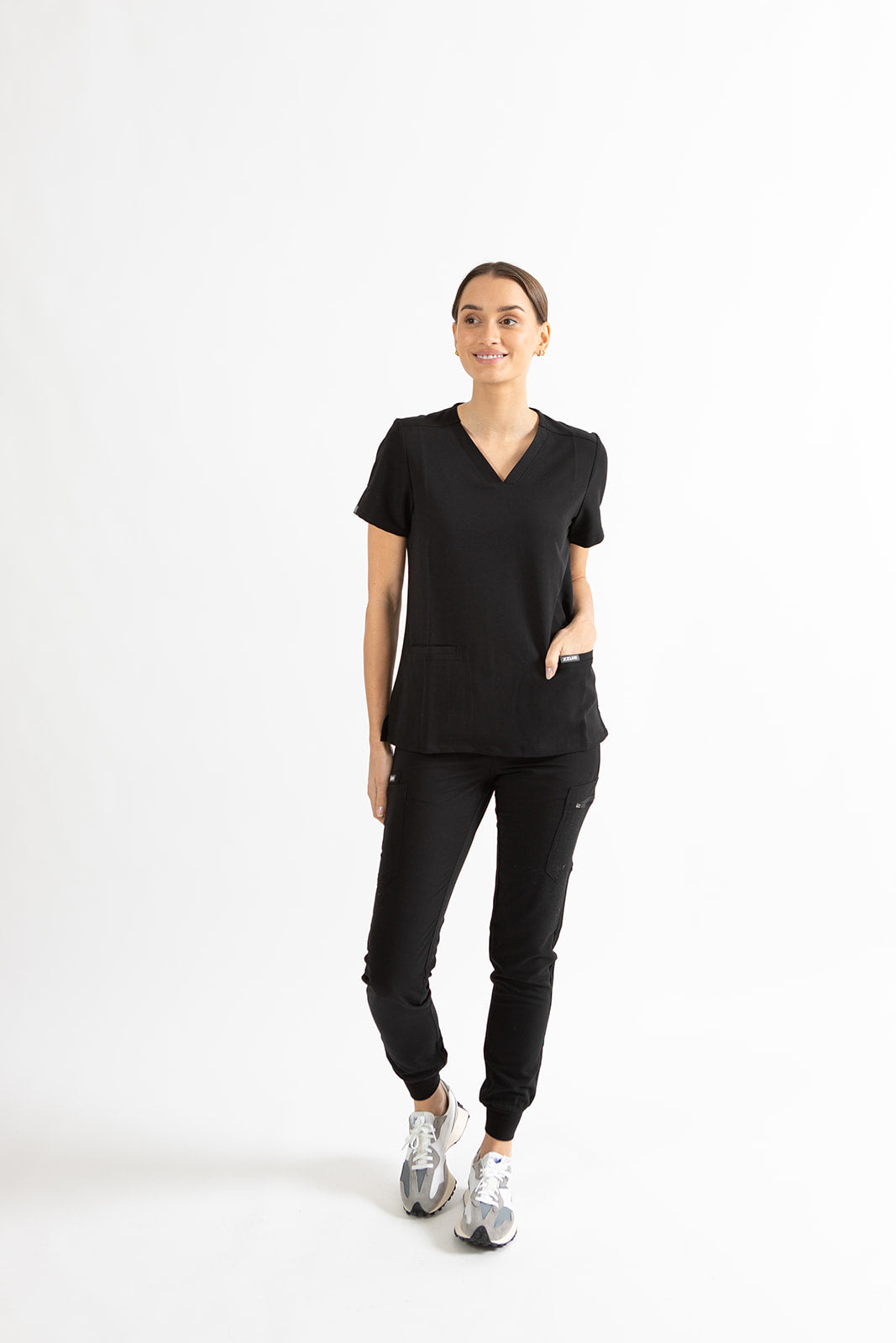 SUPER-SOFT THREE POCKET WOMEN'S SCRUB TOP (BLACK)