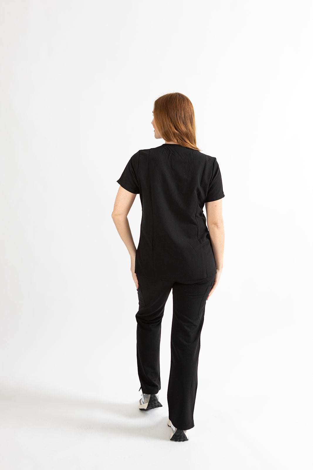 SUPER-SOFT THREE POCKET WOMEN'S SCRUB TOP (BLACK)