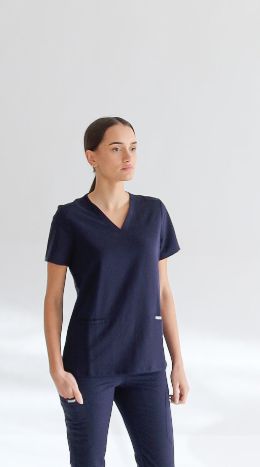 SUPER-SOFT THREE POCKET WOMEN'S SCRUB TOP (NAVY)