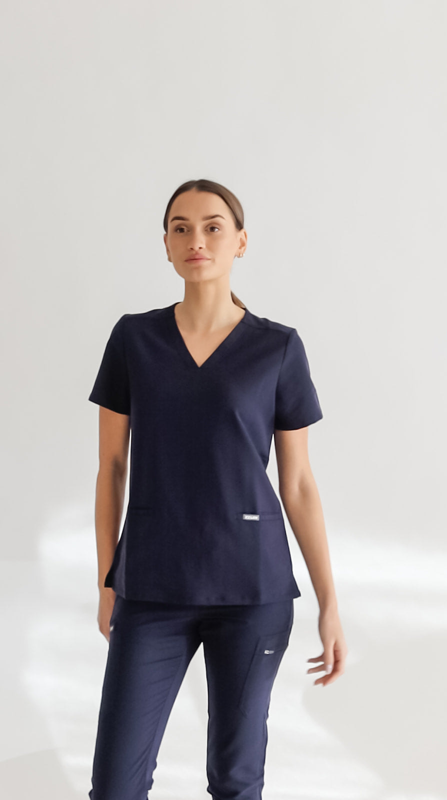 SUPER-SOFT THREE POCKET WOMEN'S SCRUB TOP (NAVY)