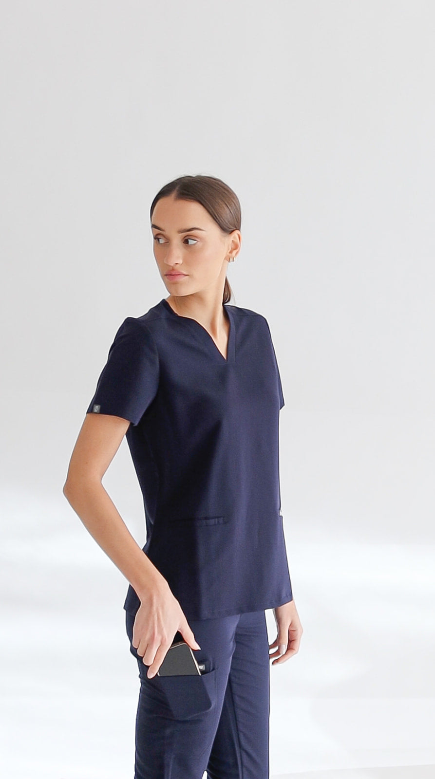 SUPER-SOFT THREE POCKET WOMEN'S SCRUB TOP (NAVY)