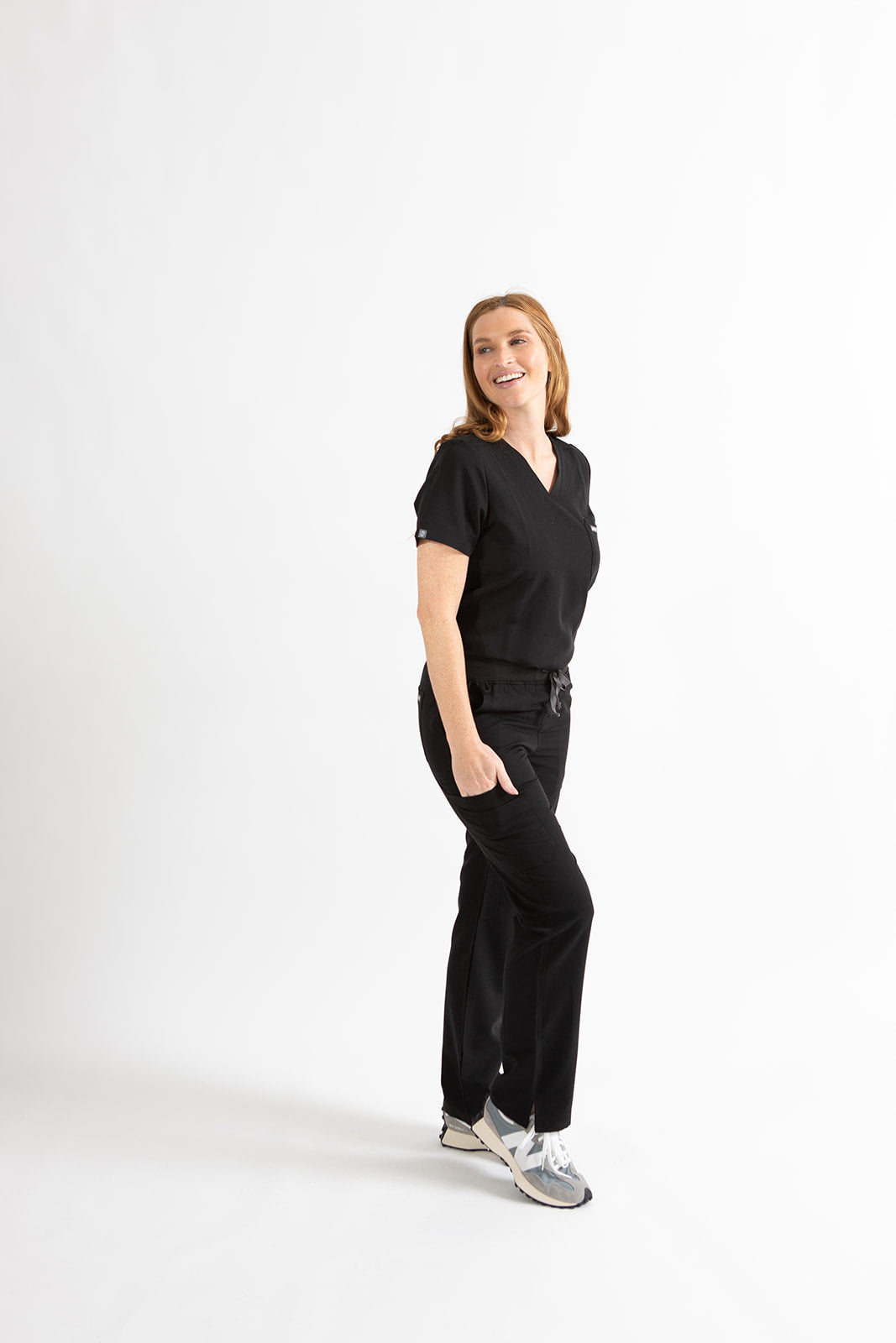 SUPER-SOFT CARGO WOMEN'S SCRUB PANTS (BLACK)