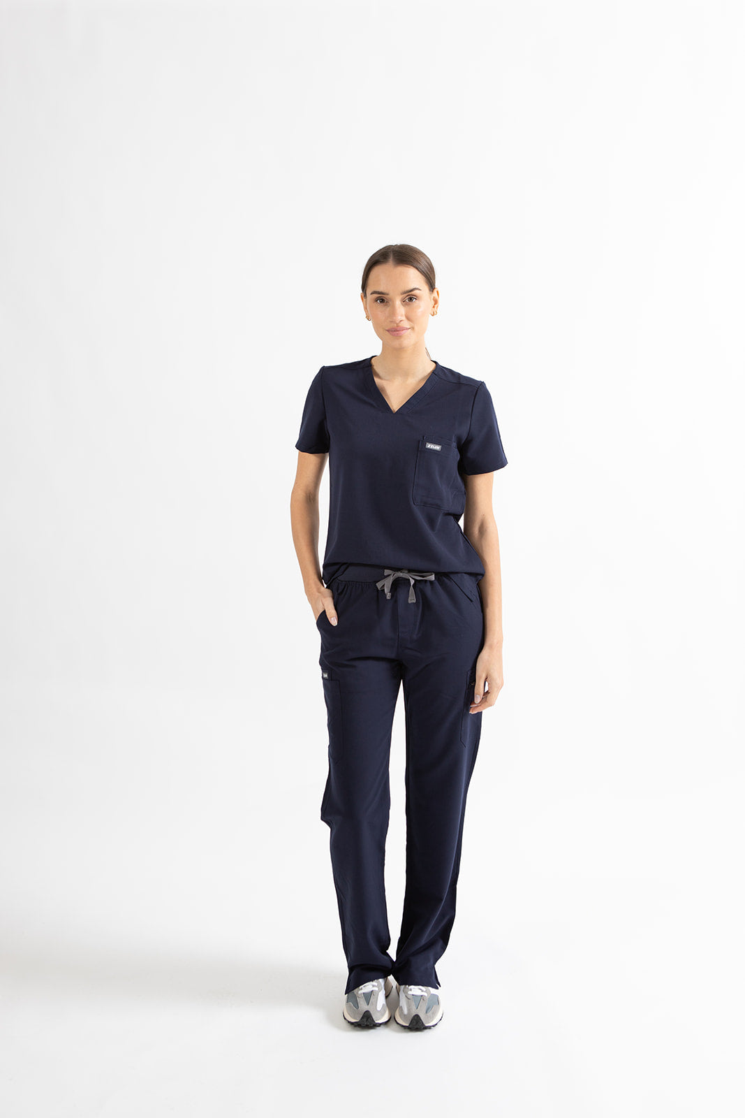 SUPER-SOFT CHEST-POCKETS WOMEN'S SCRUB TOP (NAVY)